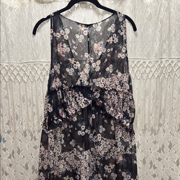 Zara Floral Lace Maxi Dress. Top buttons bottom open. Bathing suit cover up L - Picture 7 of 9